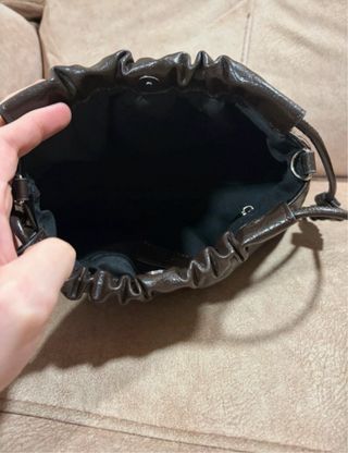 Bolso bandolera marrón chocolate fruncido