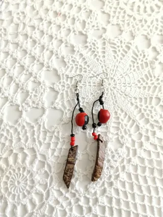 Pendientes de semilla huayruro  y piel de coco