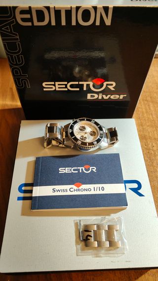 Sector SGE500 Panda Chronograph Diver 500M NOS