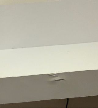 Mueble recibidor blanco con cajón