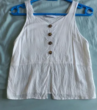 Top blanco tirantes botones