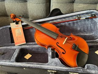 Violín con funda y arco a estrenar