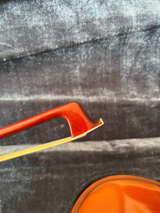 Violín con funda y arco a estrenar