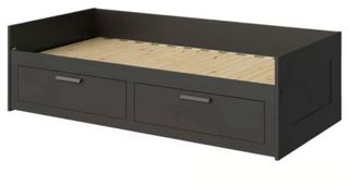 Estructura Cama Diván Brimnes Ikea en negro.