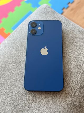 iPhone 12 Mini - 93% Batería
