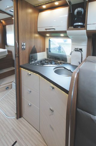 Autocaravana Carthago integral C Line compac 144 Q