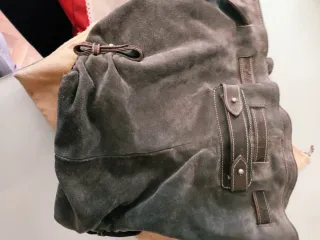 Bolso de ante marrón