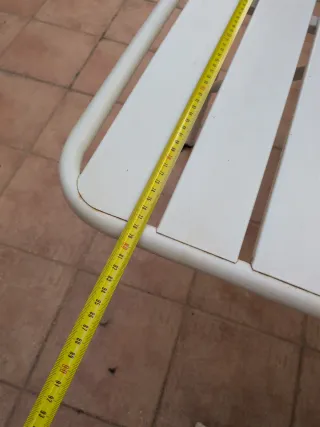 Mesa de exterior metálica blanca + 2 sillas