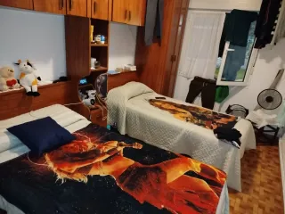 Se alquila habitacion