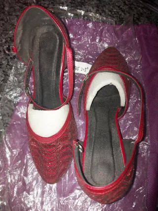Zapatos de baile rojos brillantes. 5cm de Tacón