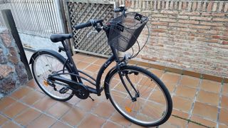 Bicicleta Urbana B'Twin Negra