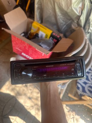 Radio Kenwood KDC-3057U