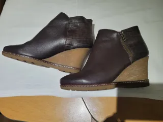Botines marrón de piel n° 39.