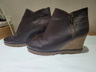 Botines marrón de piel n° 39.