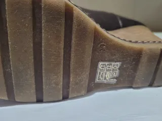 Botines marrón de piel n° 39.