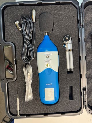 PeakTech 8005 – Class 2 Sound Level Meter with Rec