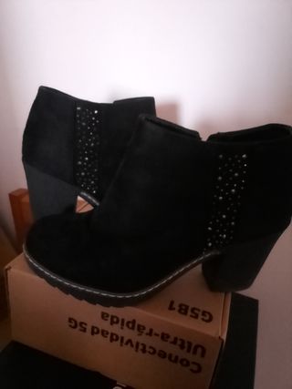 Botas altas negras talla 36