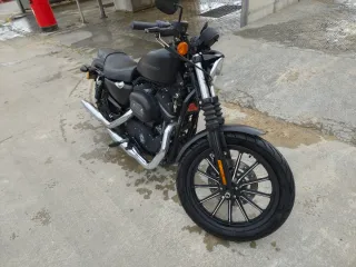 Harley-Davidson Sportster 883 Negra