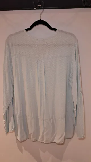 Camisa azul claro viscosa estampado floral