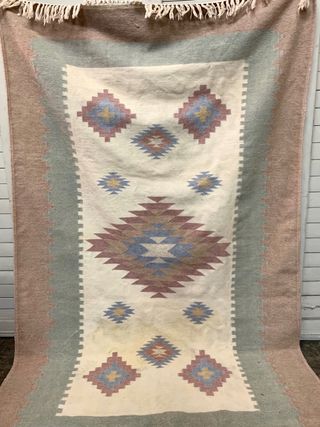 Alfombra decorativa  beige y rosa