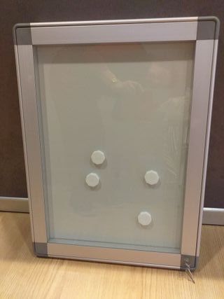 Vitrina expositora de pared