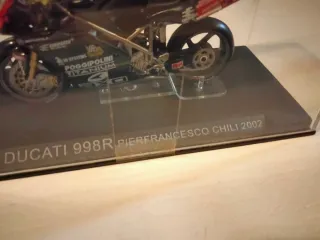 Ducati 998R PierFrancesco Chili 2002 1:24