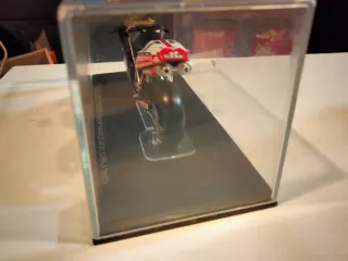 Ducati 998R PierFrancesco Chili 2002 1:24