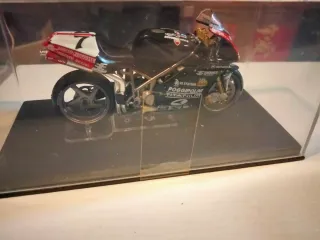 Ducati 998R PierFrancesco Chili 2002 1:24