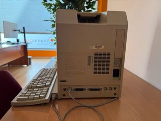 Macintosh Classic II + Teclado y Ratón