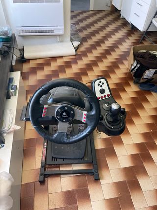 Volante Logitech G27 + Soporte