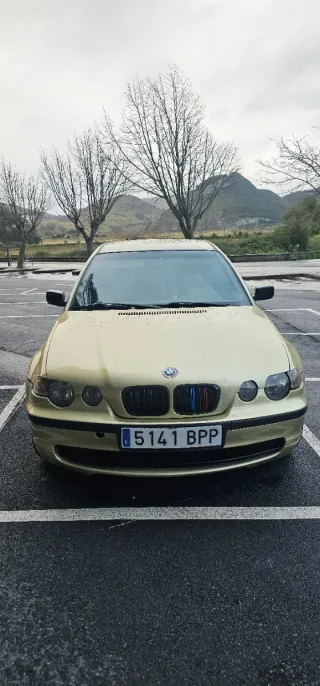 BMW Serie 3 2001 acepto moto