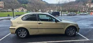 BMW Serie 3 2001 acepto moto