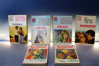Novela pulp, romántica de Carlos de Santander. Bruguera serie Carola y Camelia y Rollan, años 70.