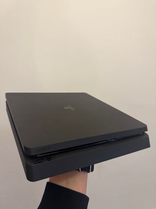 PlayStation 4 Slim Negra + 2 Mandos y Juegos