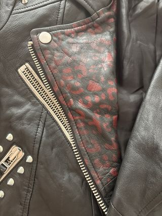 Chaqueta 100% cuero Zara tachas metalicas  mujer