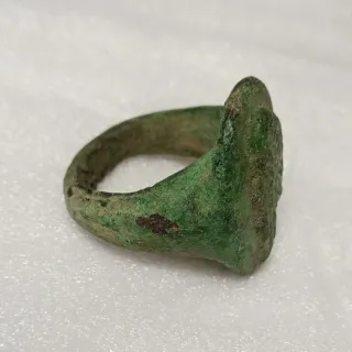 Anillo de Bronce Estilo Romano