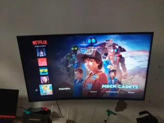 Televisor Smart TV Curvo Negro