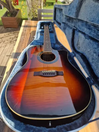 Fender Stratacoustic Negra (2010)