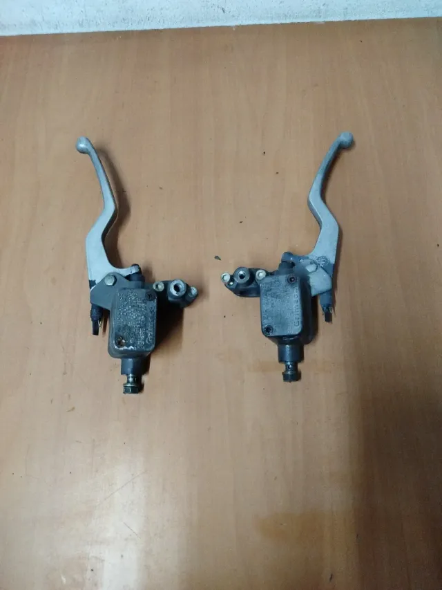 Bomba Freno + Manetas Aprilia Sport City 125