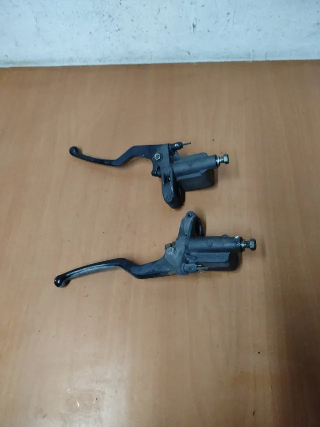 Bomba Freno + Manetas Aprilia Sport City 125