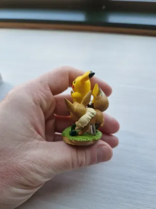 Figura pokemon kaiyodo pikachu y eevee lets go