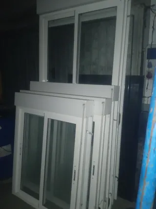 Ventana corredera blanca