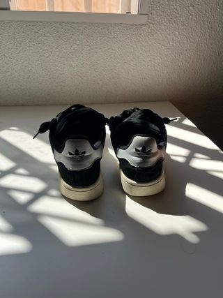 Adidas Campus Negras y Blancas Zapatillas