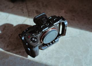 Cámara Sony Alpha 7 IV (A7 IV) + Accesorios