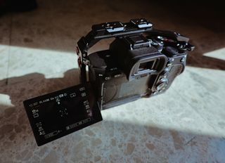 Cámara Sony Alpha 7 IV (A7 IV) + Accesorios