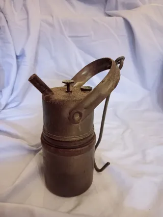 Lámpara de carburo antigua