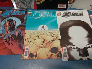 ASTONISHING X MEN VOL 1 completa (1 al 12) y VOL 2  1 al 9, faltan 4 números