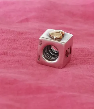 Charm Pandora Dado Corazón Oro Plata