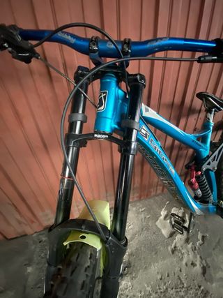 Bicicleta de Descenso Azul y Verde