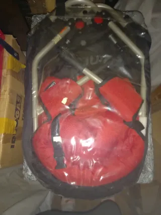 Trona portátil NURSE roja